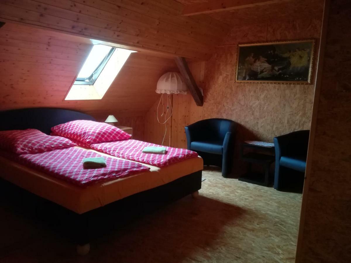 Apartament Private Svetluska Pobezovice Zewnętrze zdjęcie